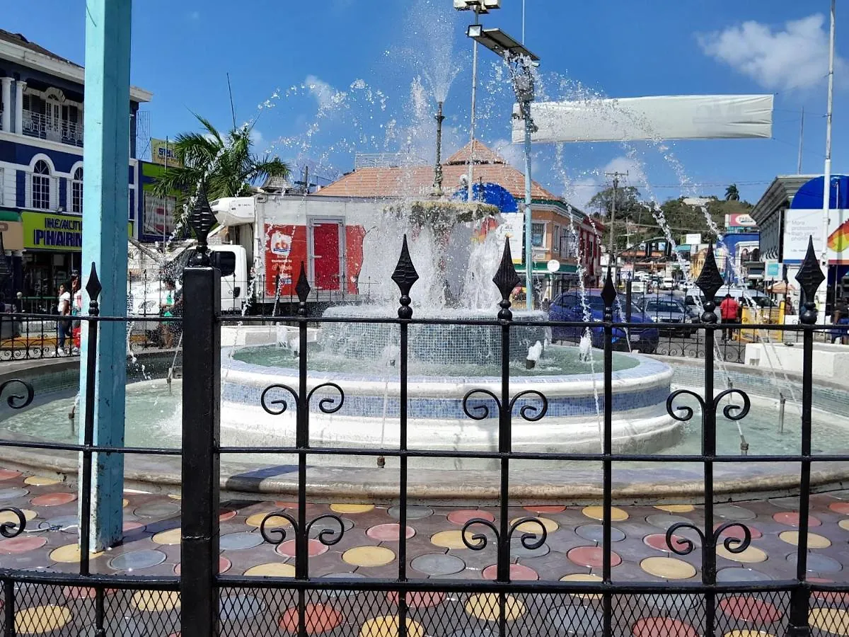 Villa Chinnor-Kent Ave Montego Bay