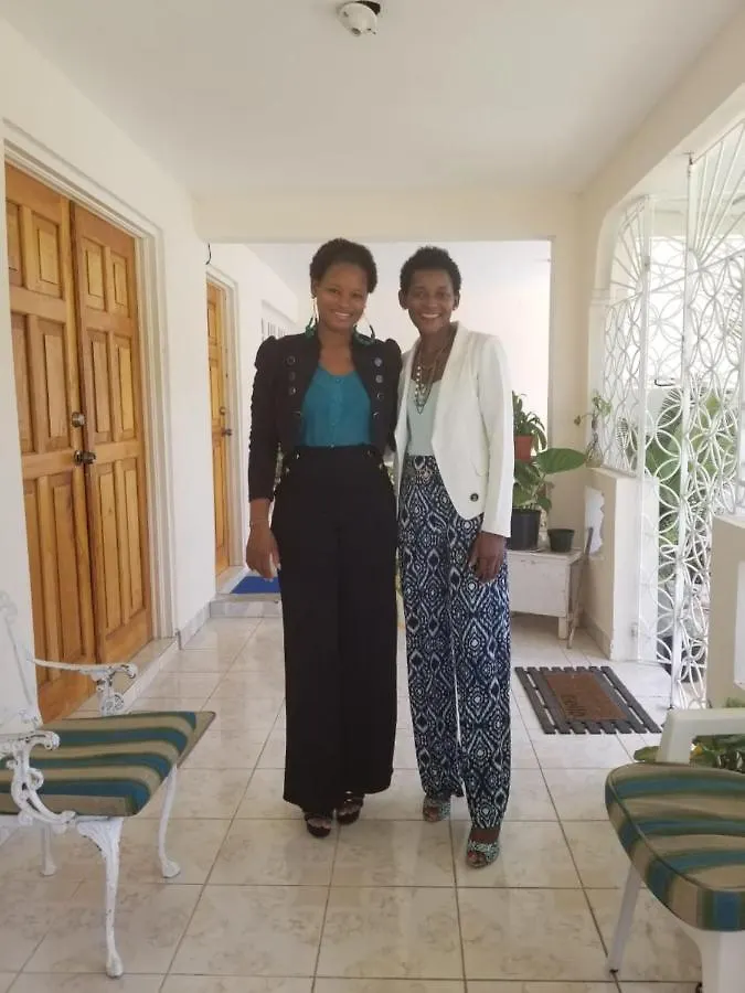 Villa Chinnor-Kent Ave Montego Bay