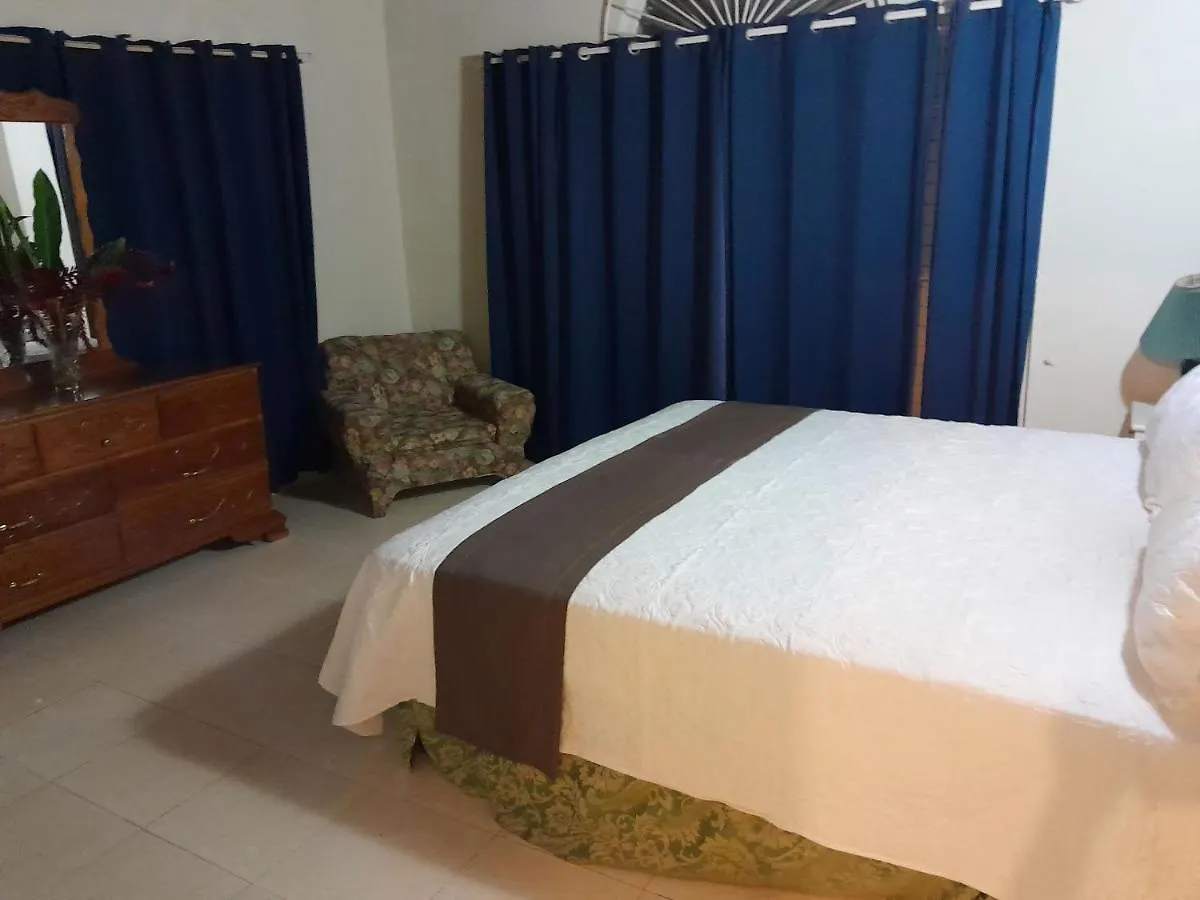 Villa Chinnor-Kent Ave Montego Bay 0*,